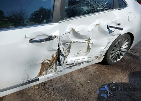 2014 Hyundai Equus Signature z USA, uszkodzony, nr VIN KMHGH4JH0EU089793